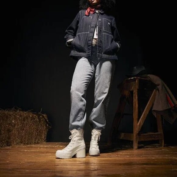 Converse Chuck 70 De Luxe Heel Western Sneaker Boots - Picture 9 of 16